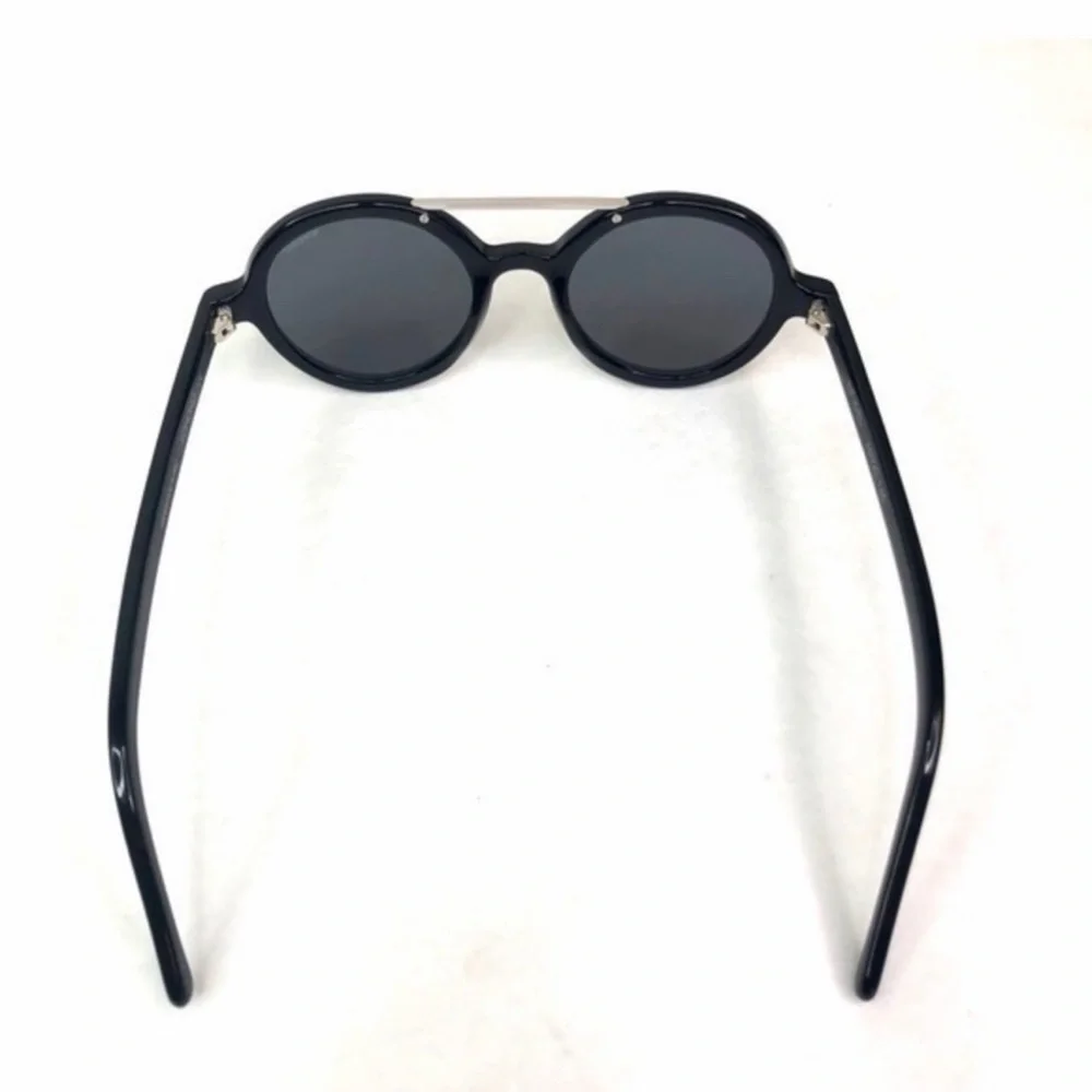 Komono The Vivien NEW NWT Black Round Sunglasses